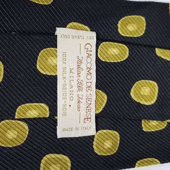 Vintage Giacomo Italian Tie with Geometric Shape - Picture 2 of 5